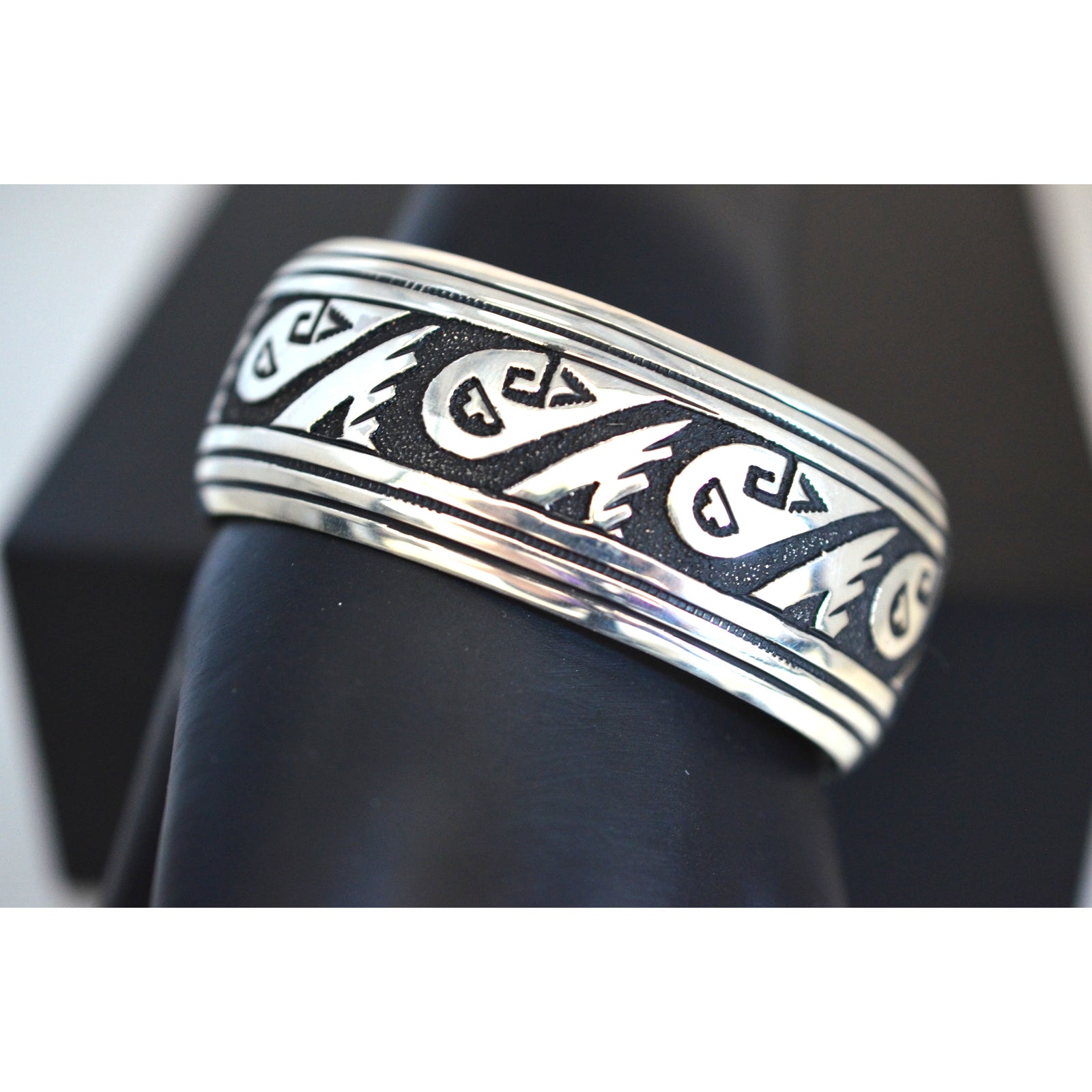 Thomas Rose Singer Navajo Sterling 37g Petroglyph Cuff Bracelet Thomas Rose Singer Navajo Sterling 37g Petroglyph Cuff Bracelet